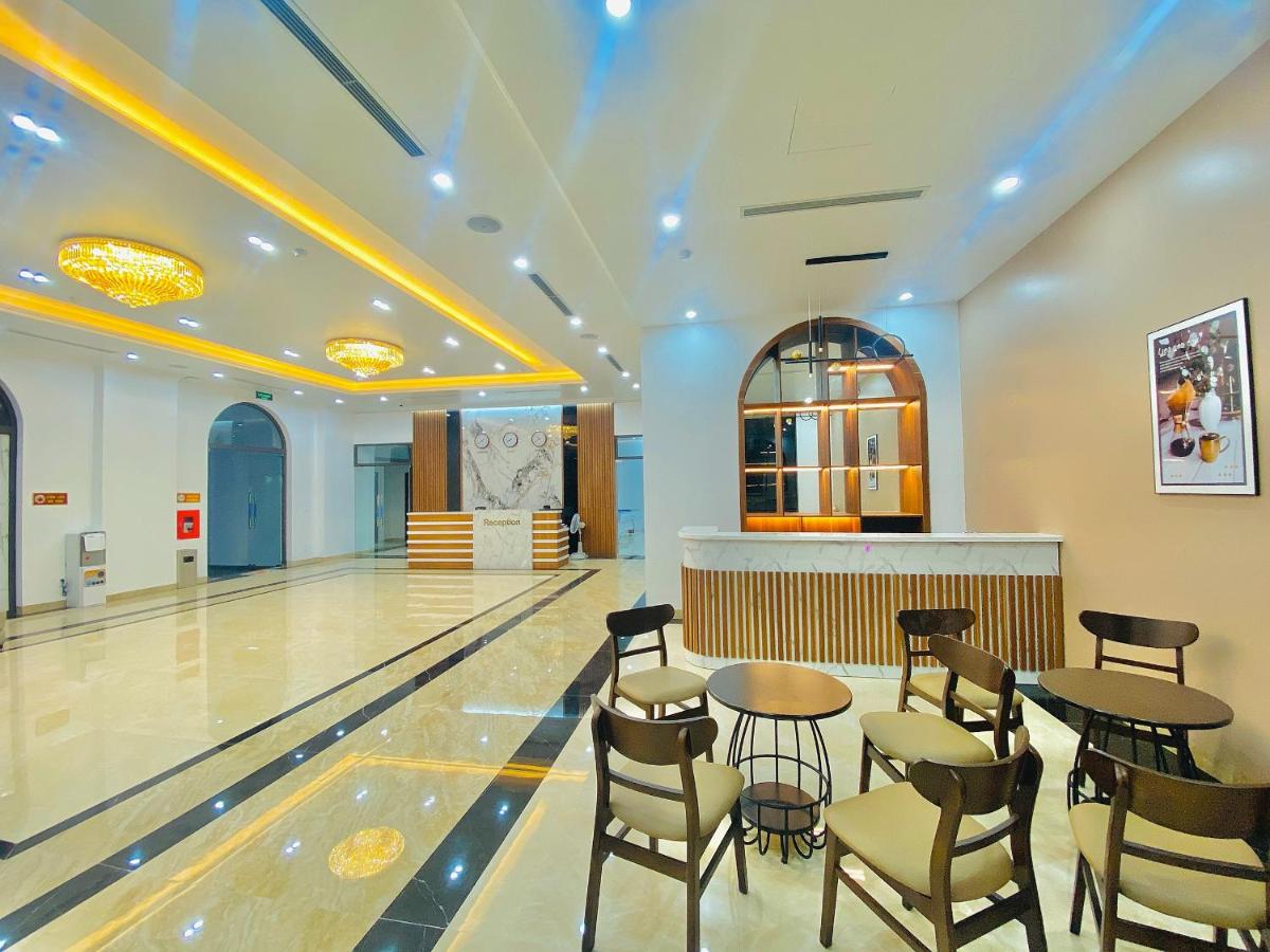 Sakura Hotel - Housity