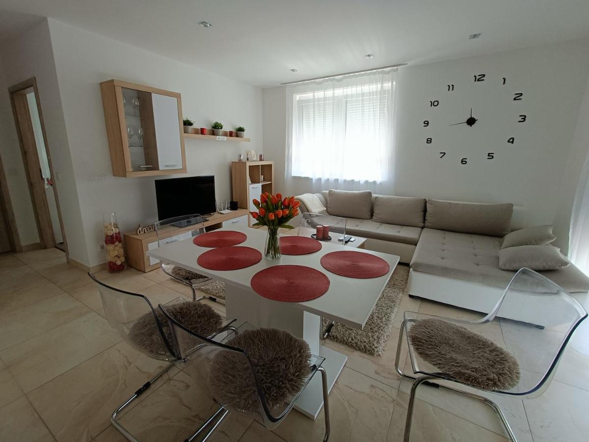 Flower Apartman - Housity
