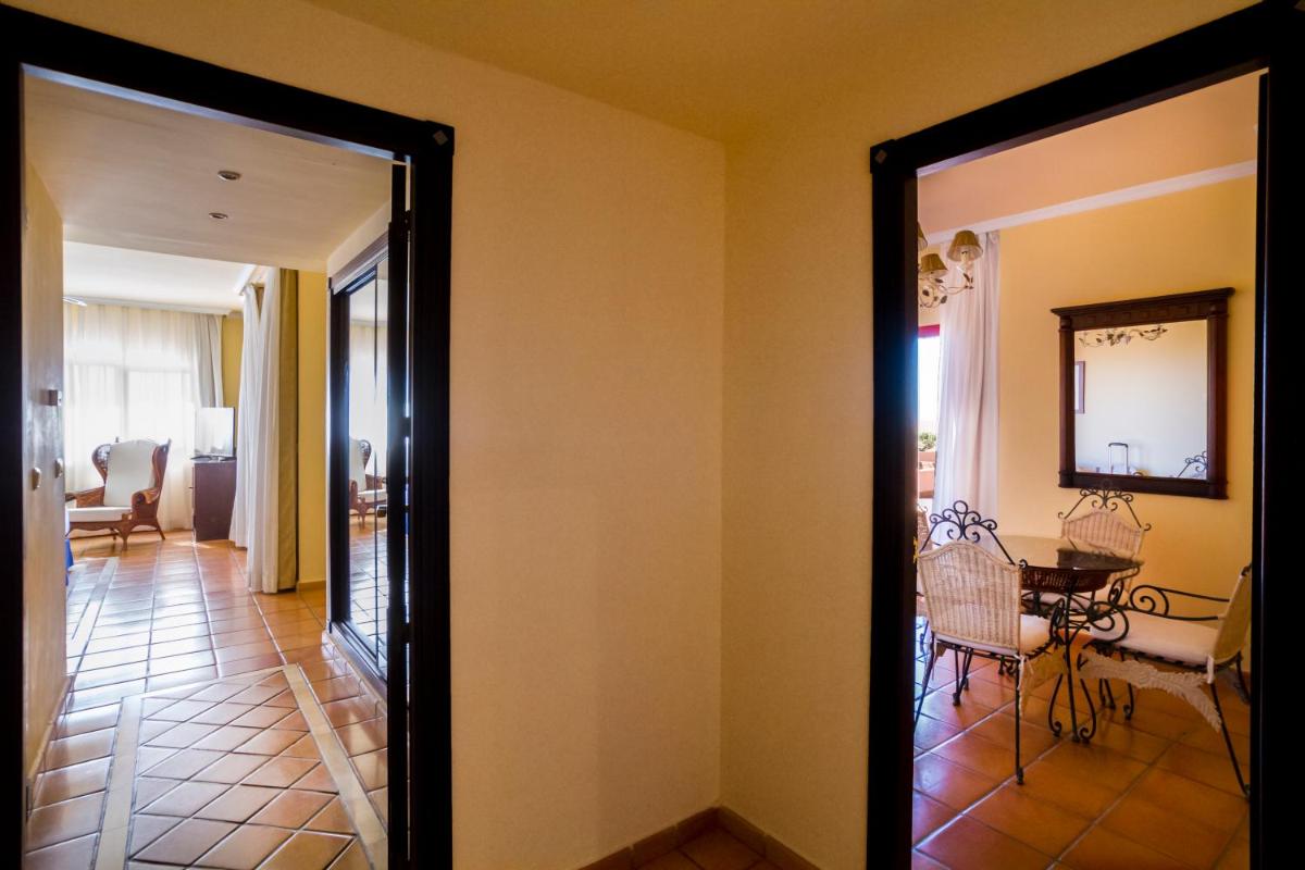 Imagen de la galería de Ibersol Almuñecar Beach & Spa Hotel, en Almuñécar
