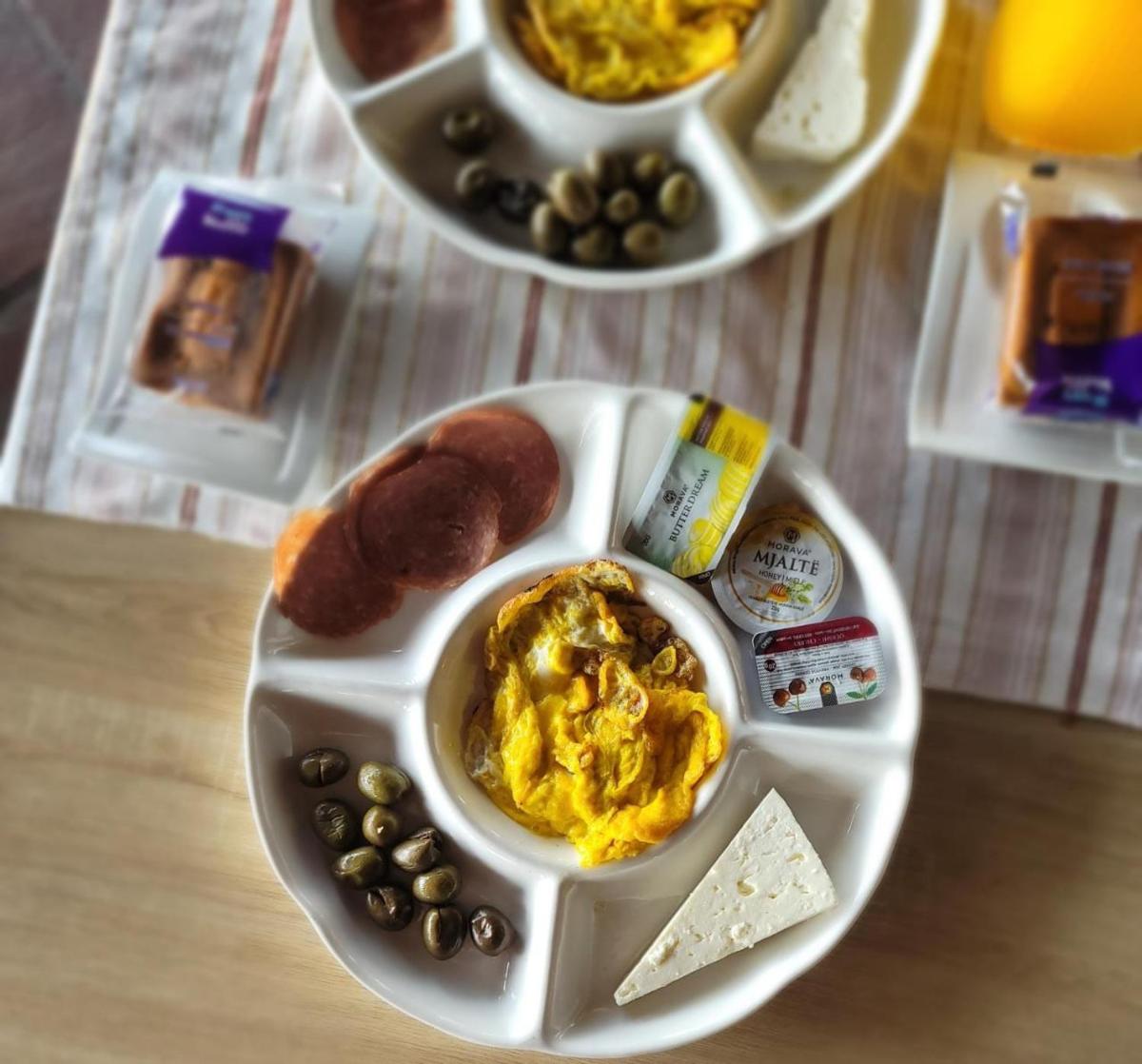 Hotel Iliria - Housity