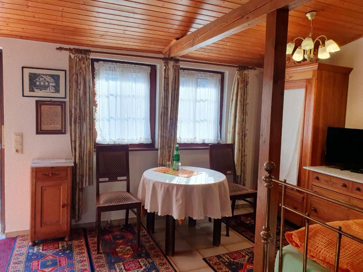 Doppelzimmer / Landhaus Ederlust Heilungsräume e.V. - Housity