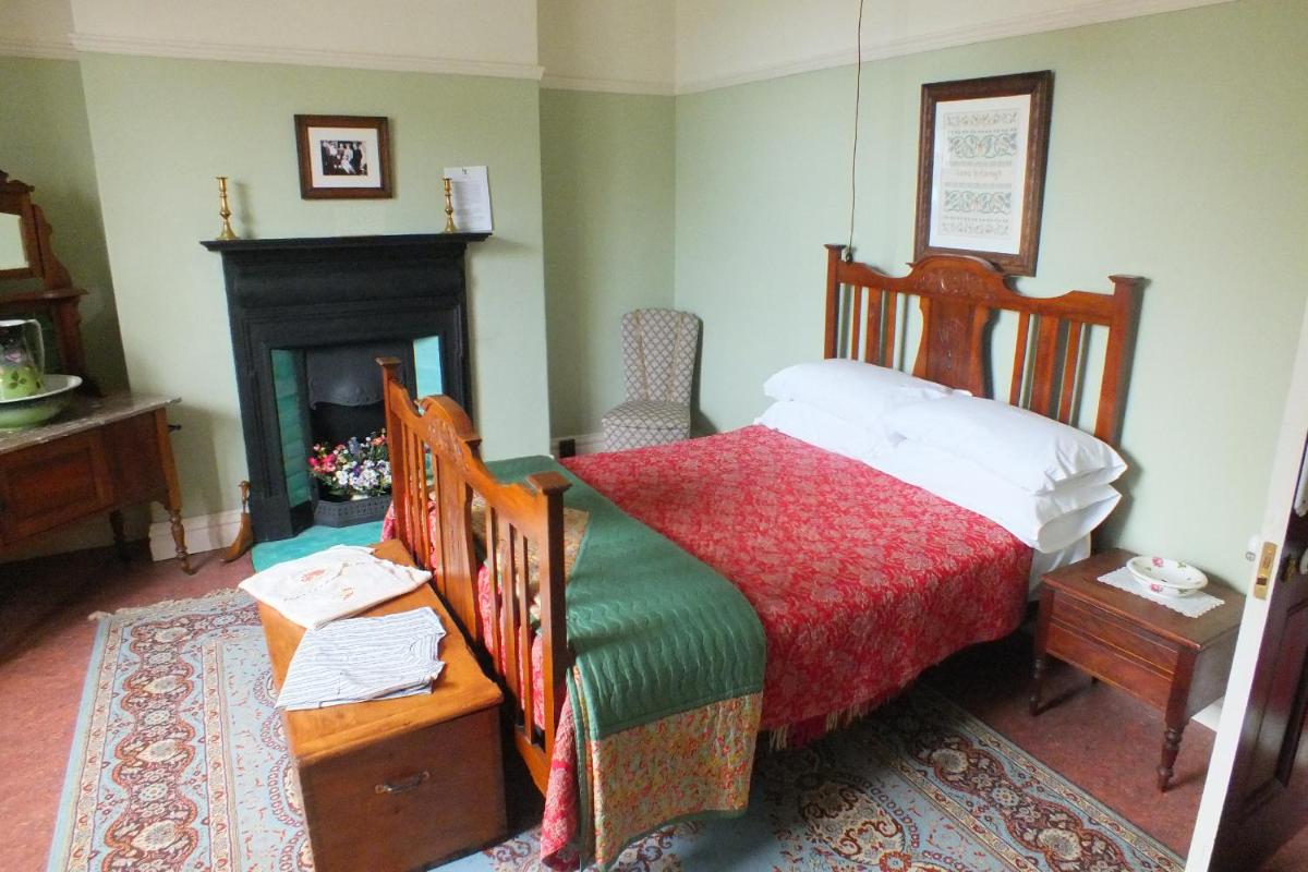 Suitetrails - Dylan Thomas House
