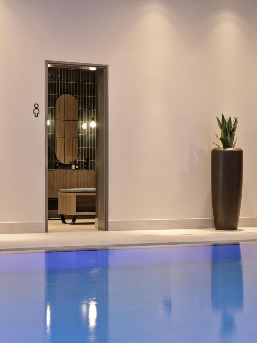 Der Swimmingpool an oder in der Nähe von the breeze
