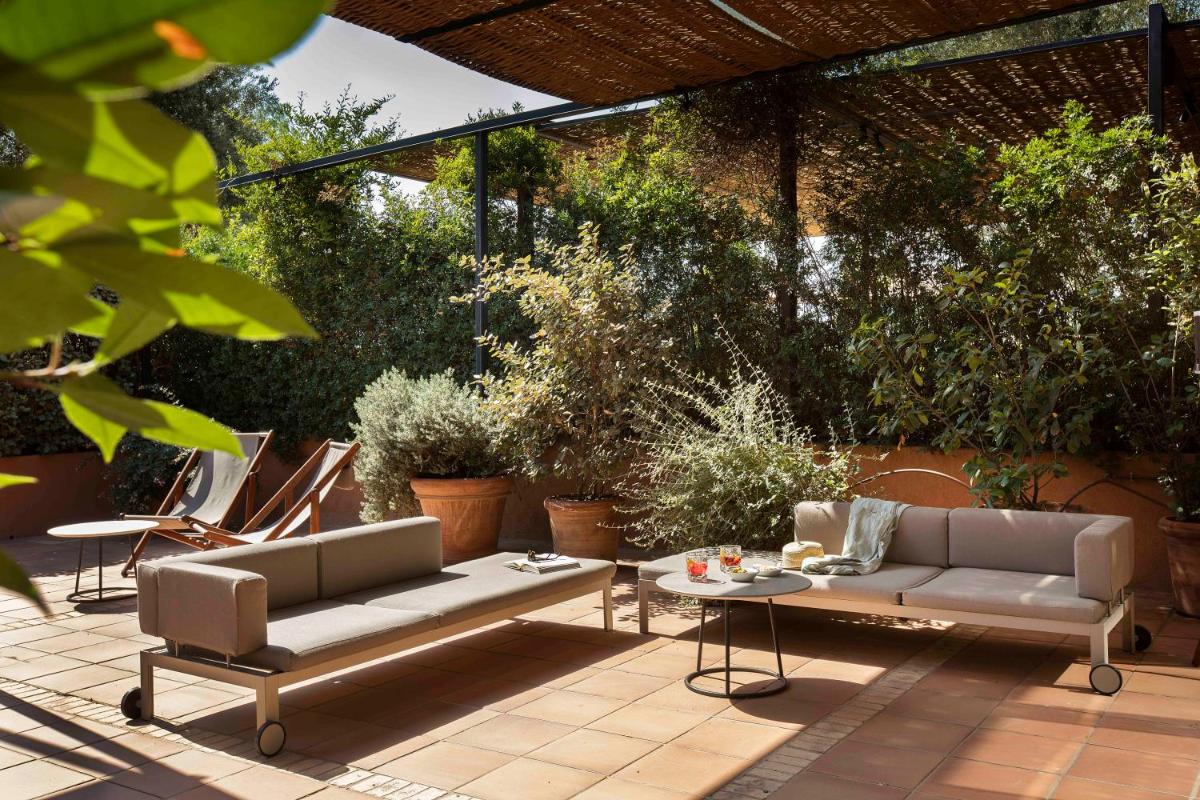 Jardín al aire libre en Hotel Peralada Wine Spa & Golf