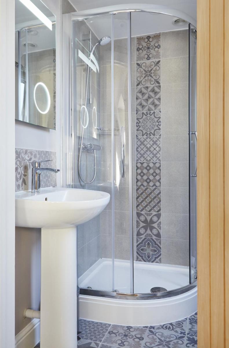 The Old New Inn - Housity