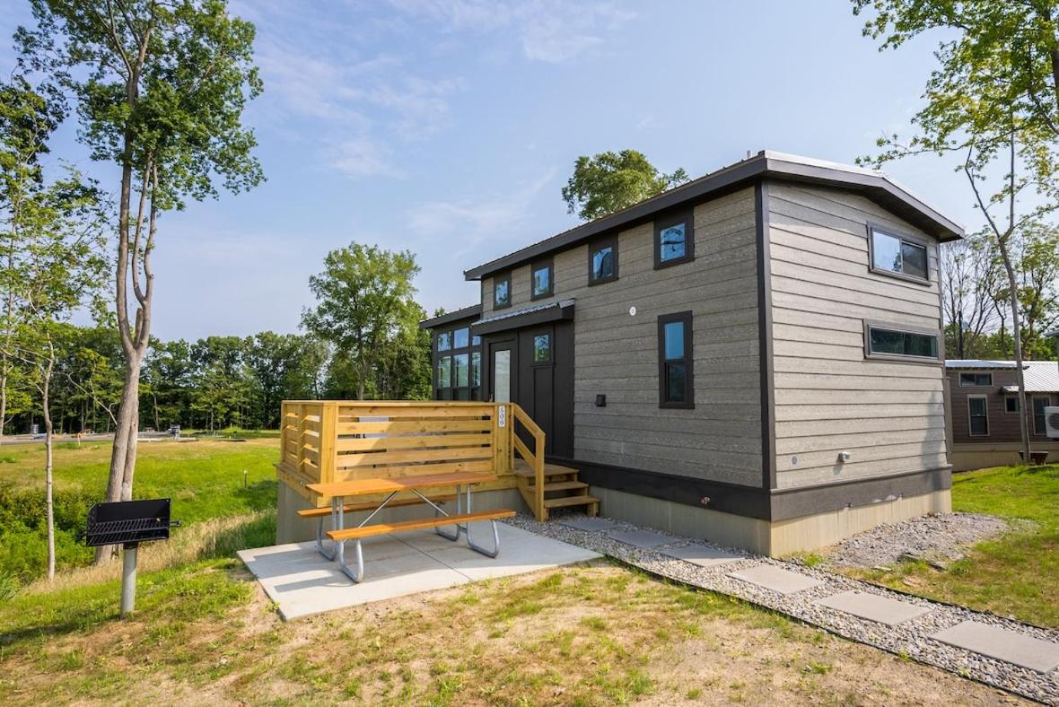 Camp Cedar - Housity