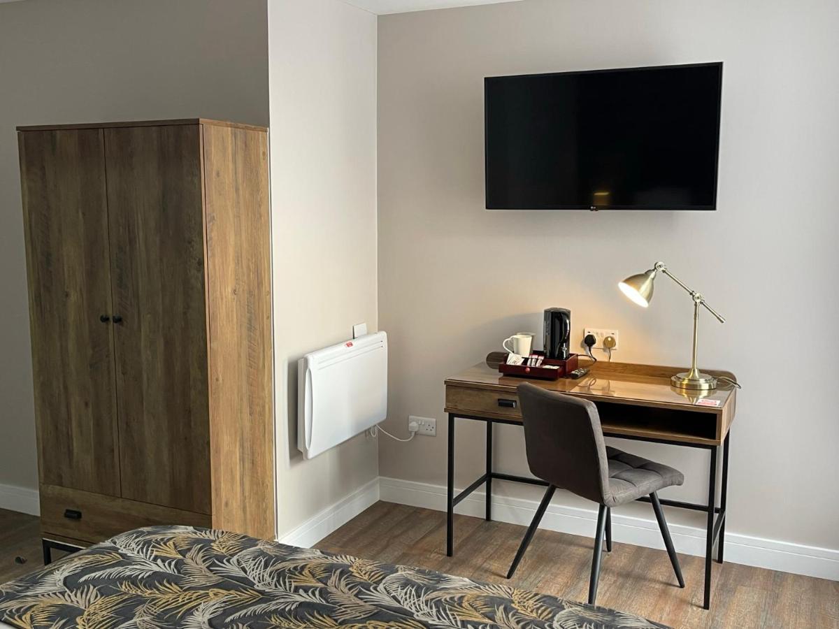 The Corner Rooms at The Black Horse Inn - Housity