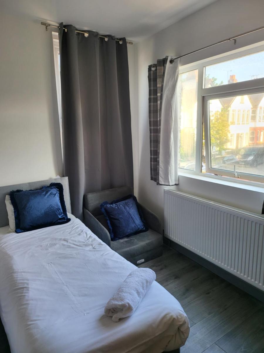 Vetrelax Southend Suites - Housity