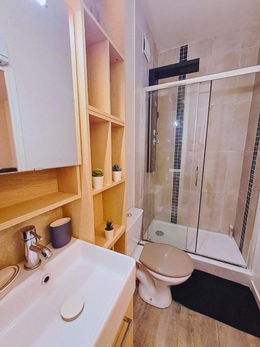 Studio Centre Ville Sacre Coeur - Housity