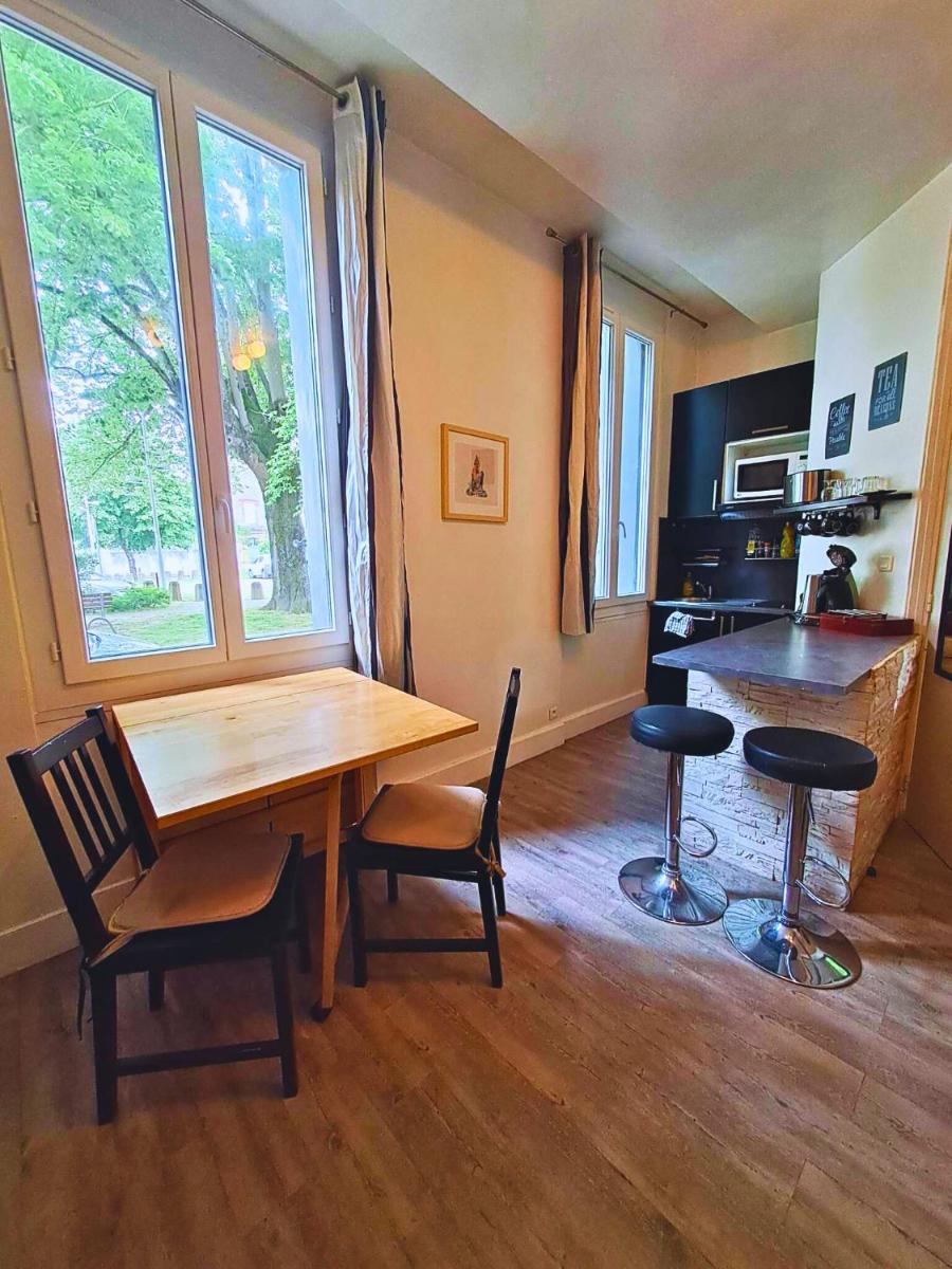 Studio Centre Ville Sacre Coeur - Housity