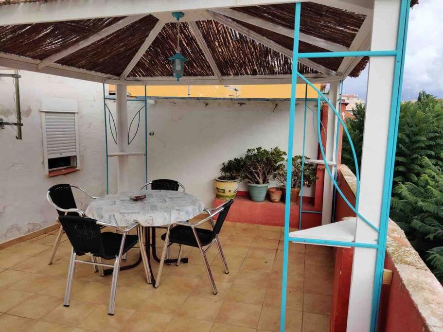 Beautiful Centric Townhouse - Housity