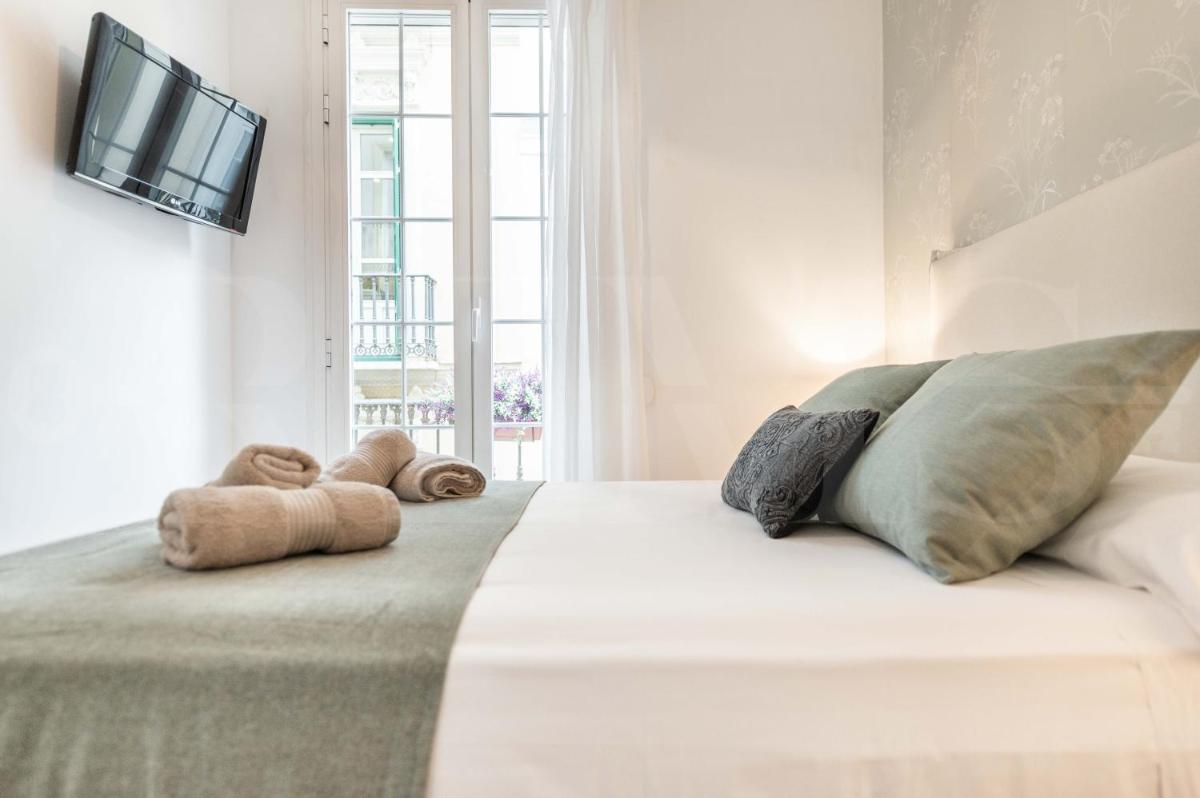 Suitetrails - Comfortable apartment with balcony - Center