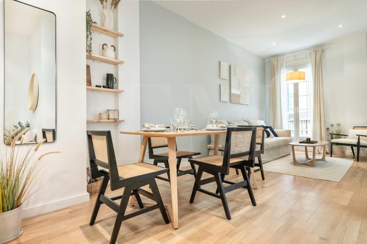 Suitetrails - Comfortable apartment with balcony - Center