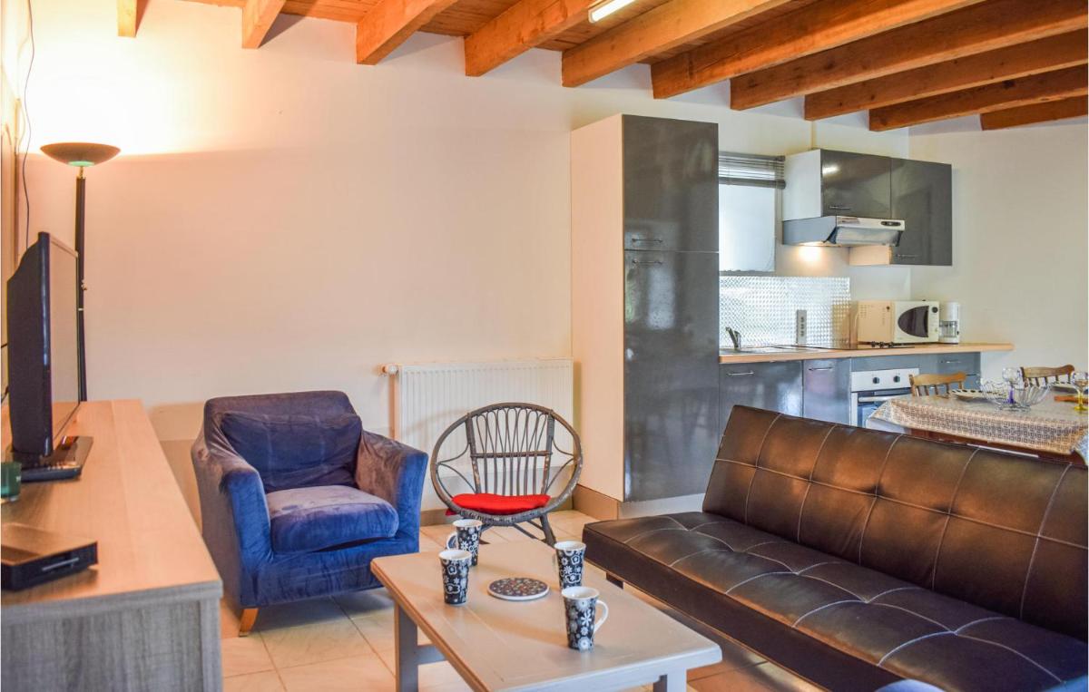 2 Bedroom Pet Friendly Home In Gouarec - Housity