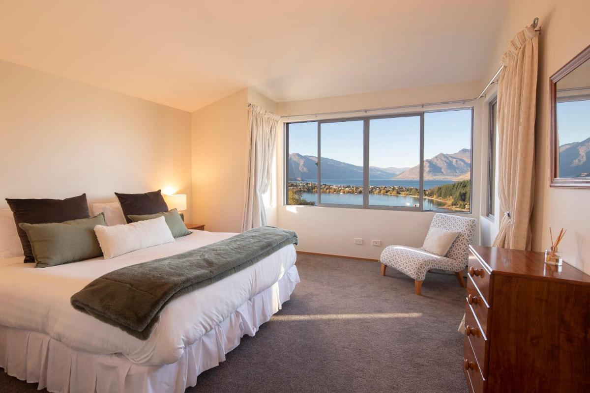 Suitetrails - Villa Weka Lake Views Gas Fire Hot Tub