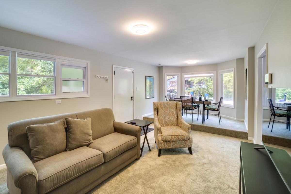Gary Cottage with Outdoor Dining Areas - Near Beach! - Housity