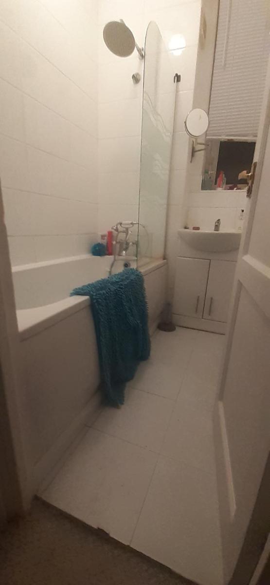 Double room close to portobello and westfield - Housity