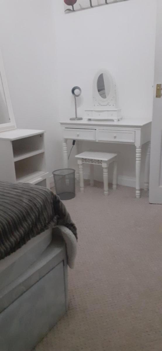 Double room close to portobello and westfield - Housity