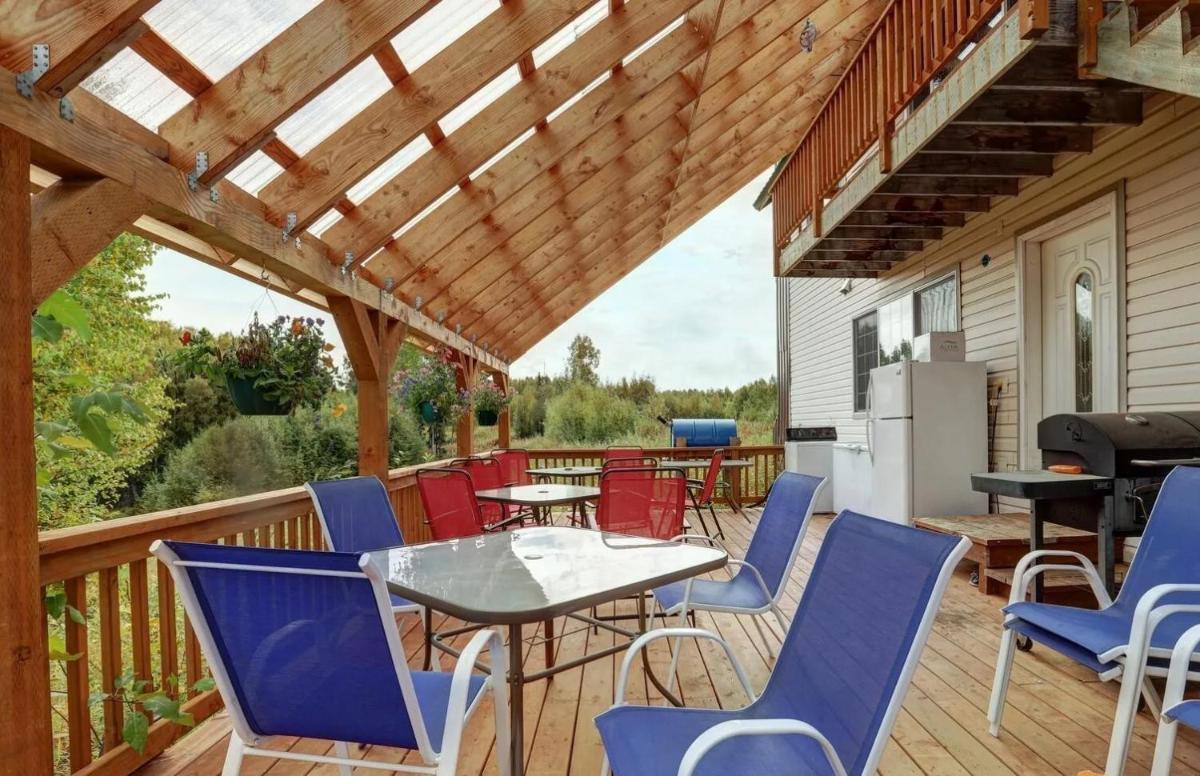 Falcon's Nest Bed and Breakfast - Housity