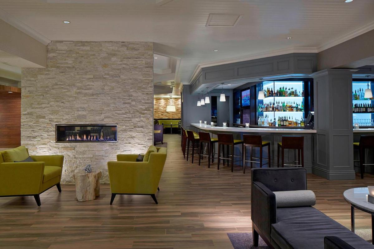 Milwaukee Marriott West - Housity