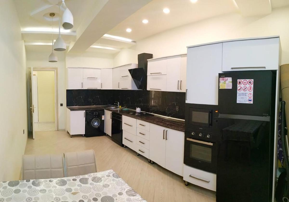 Suitetrails - Bakuvi Central Apartments