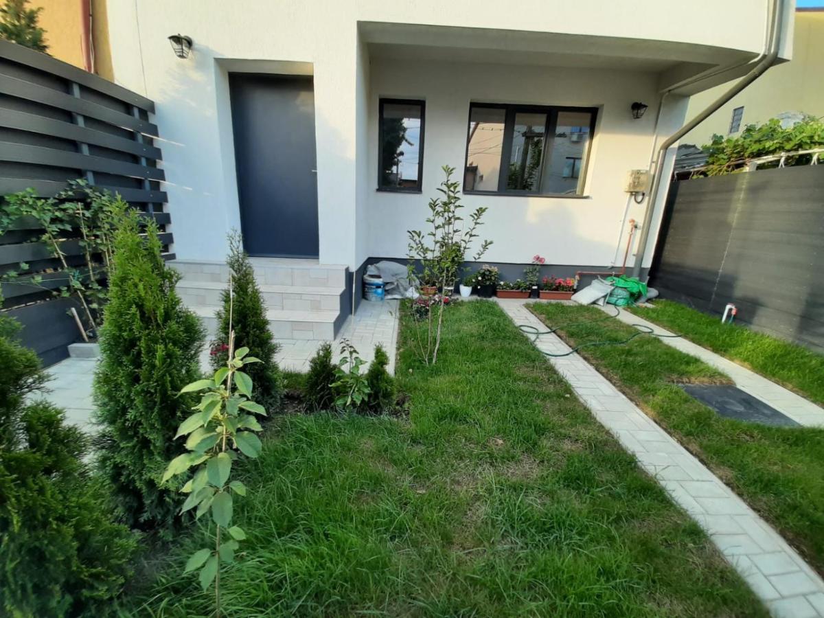 Cozy villa near city center, parks and metro - Housity