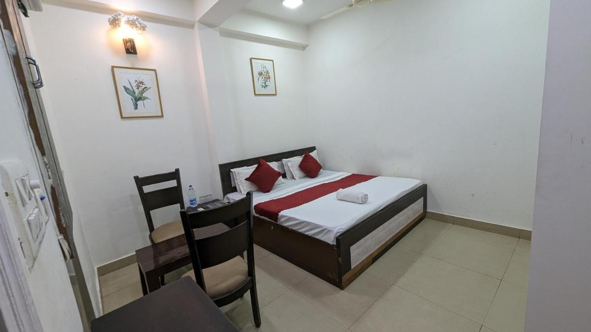 Premium Rooms Lajpat Nagar - Housity