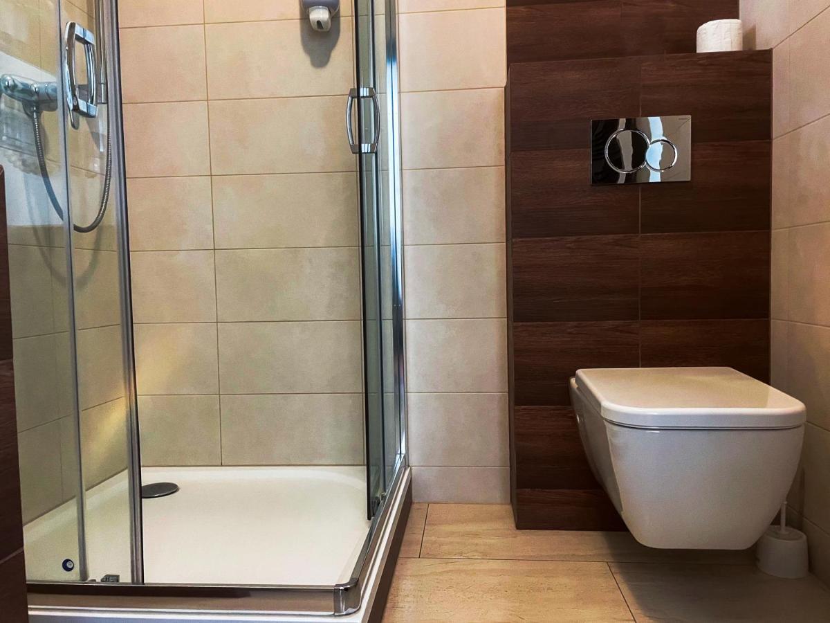 Akme APARTMENTS&ROOMS - Housity