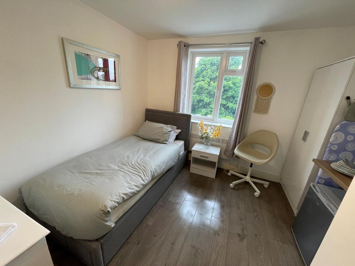 13 Foxholt Greater London - Housity