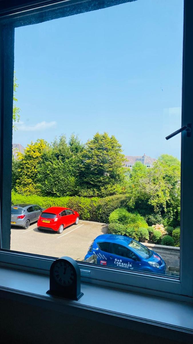 Rod's Room - Private Parking - Housity
