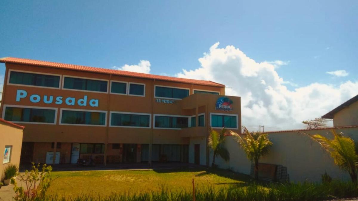 Pousada Praia Mongaguá em Frente ao Mar com Piscina e Churrasqueira - Housity