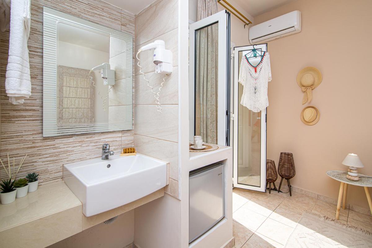 Despina Aparthotel by Philoxenia Hotel & SPA - Hizvo