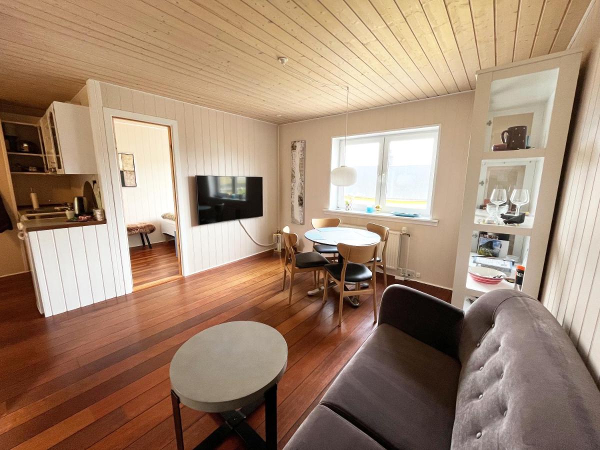 Suitetrails - Modern apartment near beach, marina & city centre