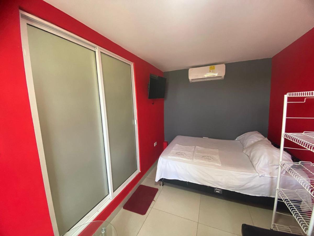 La casita de max y tim apartaestudio 4to piso - Housity