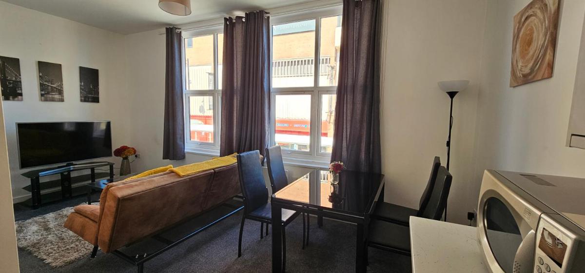 Valor Apartments - Housity
