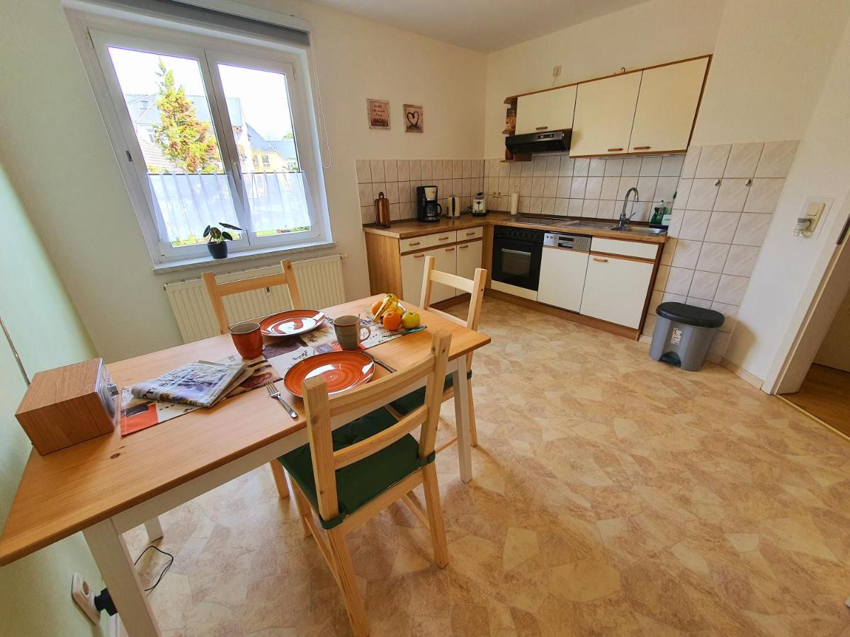 Ferienwohnung Reichenbrand mit Stellplatz - Housity