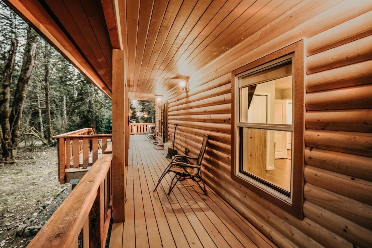 02GS - Hot Tub - WiFi - D W - WithD - Sleeps 8 home - Housity