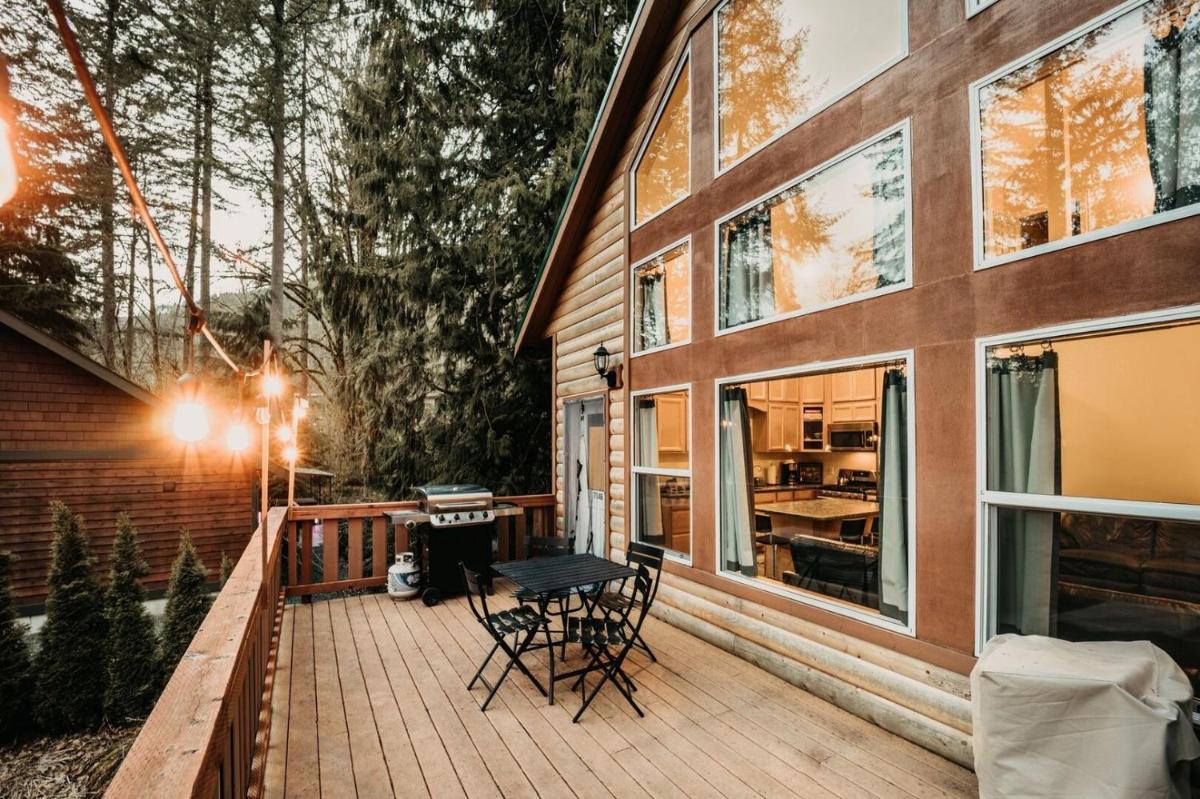 02GS - Hot Tub - WiFi - D W - WithD - Sleeps 8 home - Housity