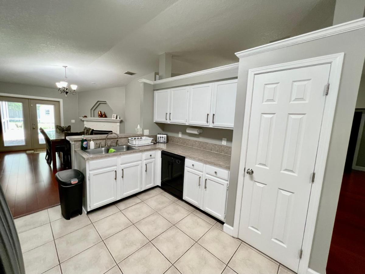 Beach House with a heated private pool - Housity