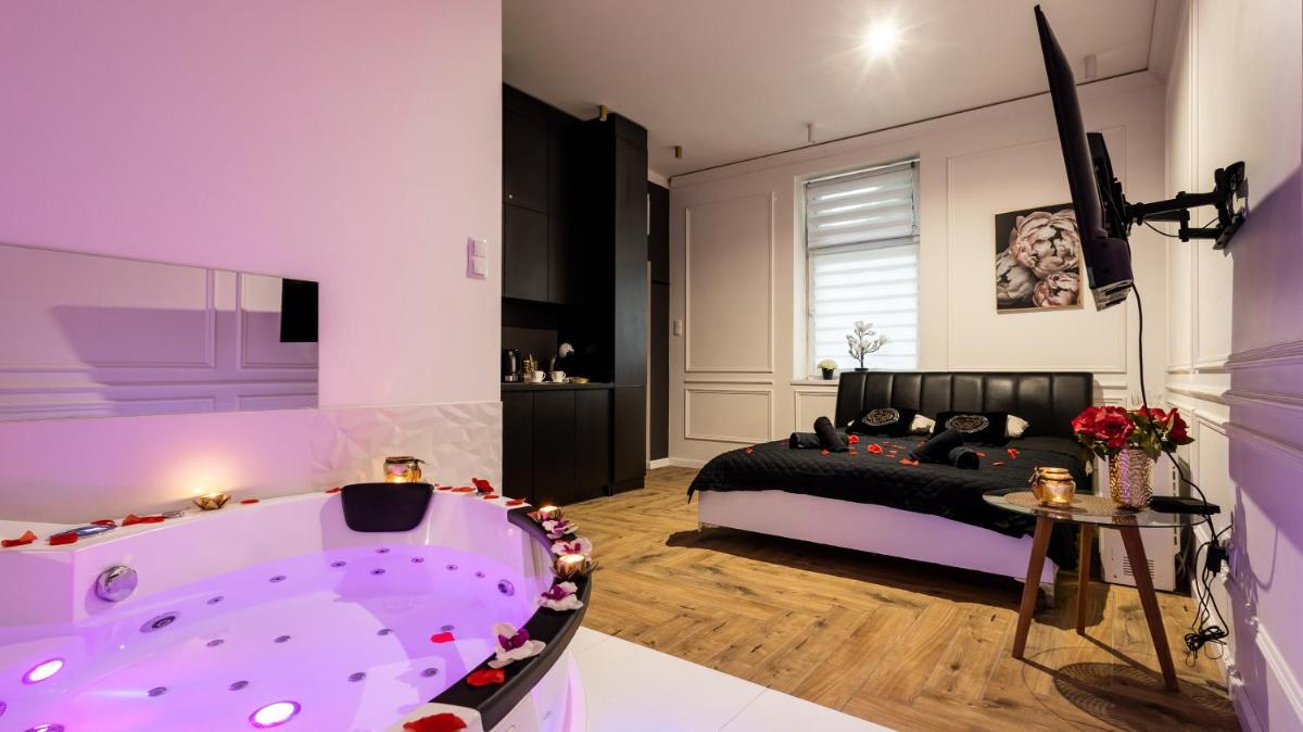 Zamoyskiego Jacuzzi Apartment - Housity