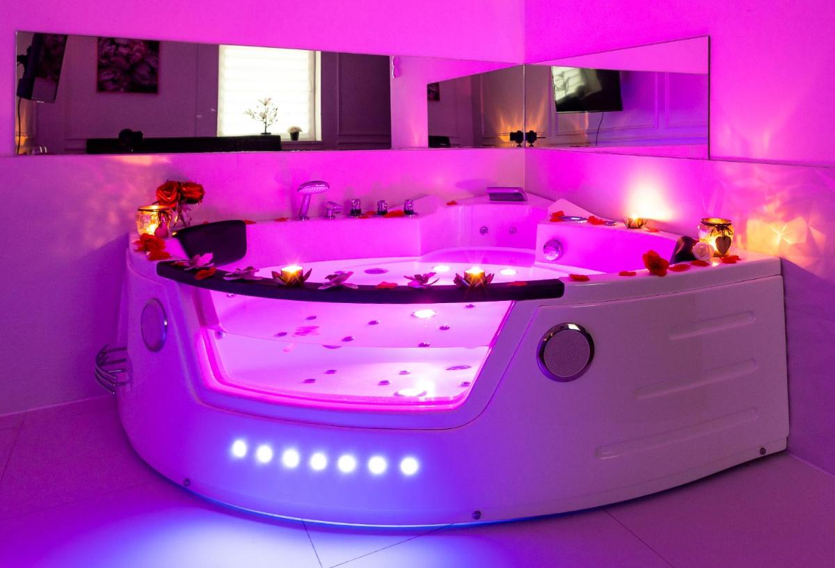 Zamoyskiego Jacuzzi Apartment - Housity