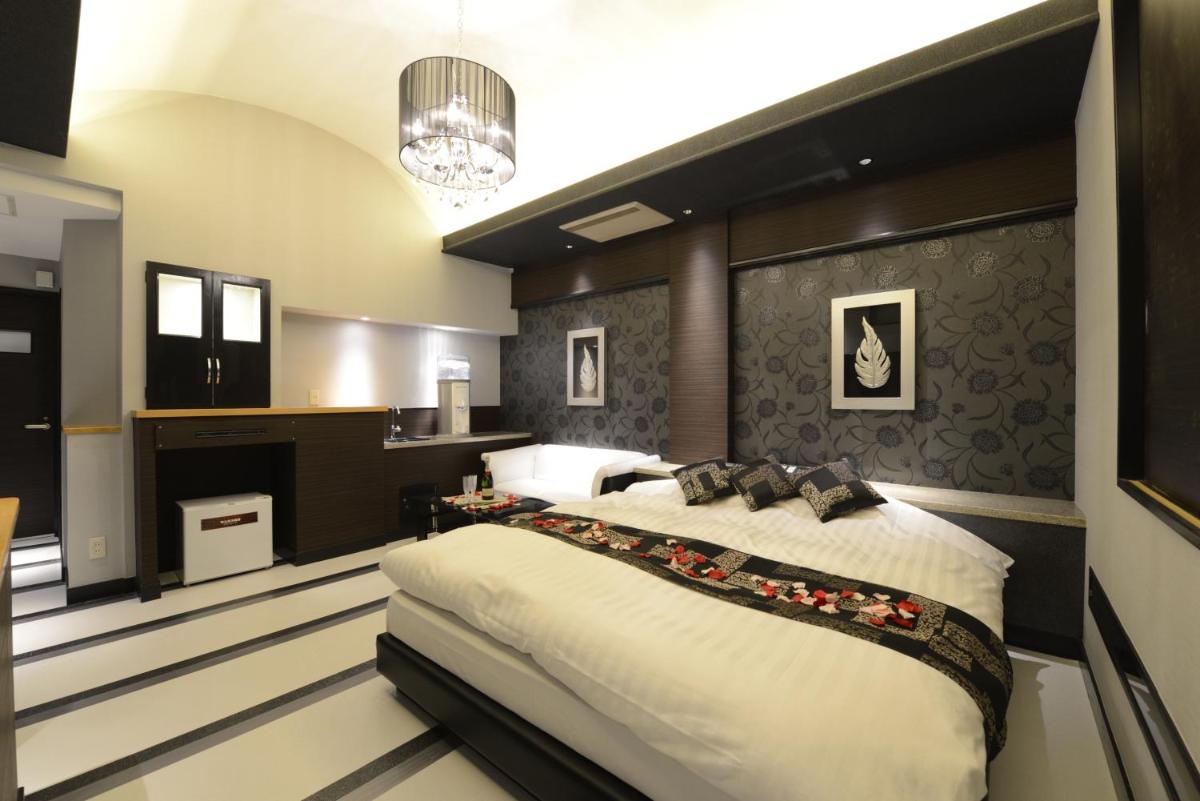 HOTEL Sweets - Housity