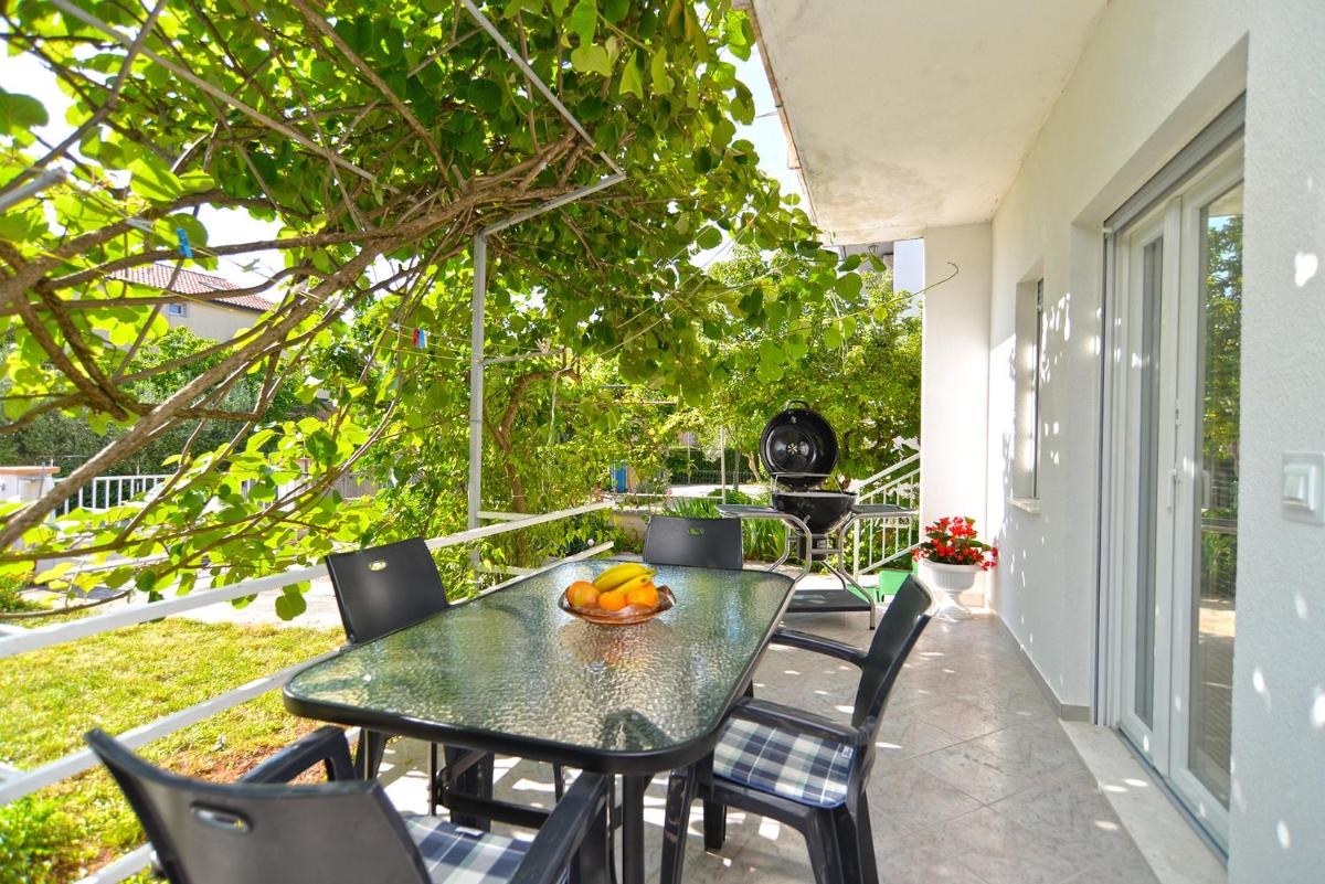 Apartments Mala Vala 925 - adapted - Housity