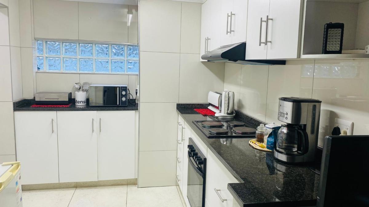 La Lucia Sleepover - Housity