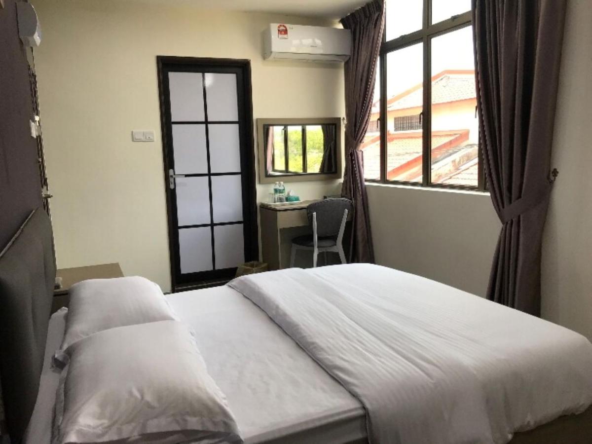Z Stay Inn Hotel - Housity