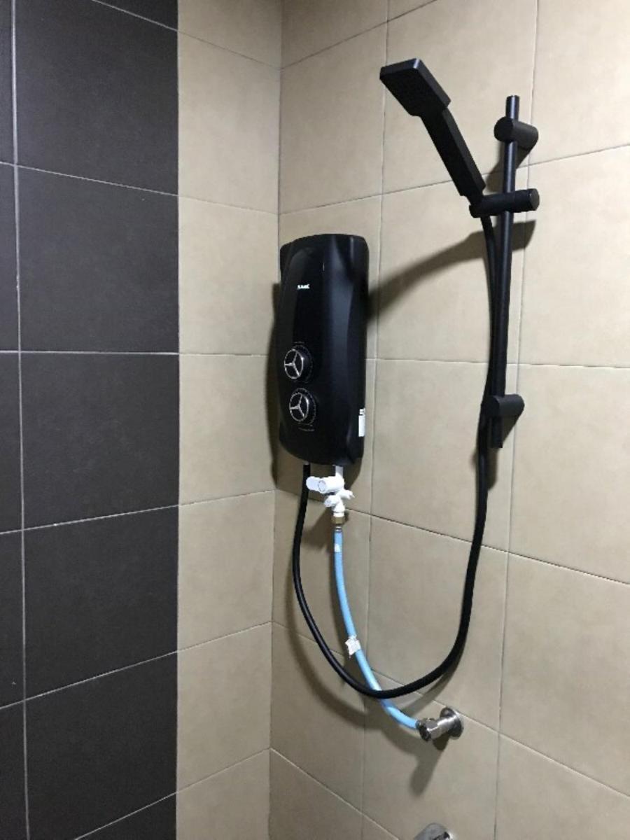 Z Stay Inn Hotel - Housity