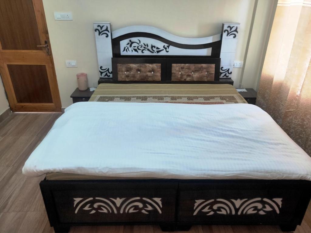 Conifers Deluxe Room - Housity
