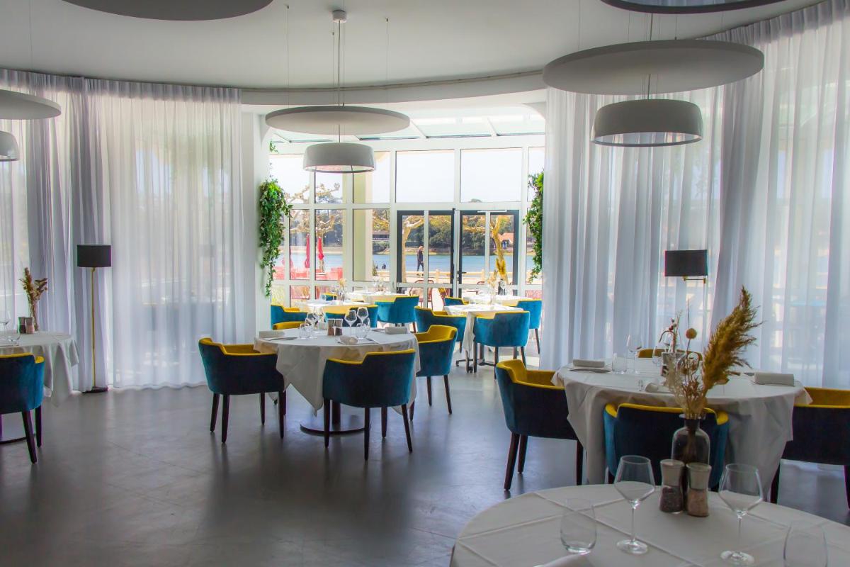 Restaurant ou autre lieu de restauration dans l'établissement Hôtel du Parc & Spa