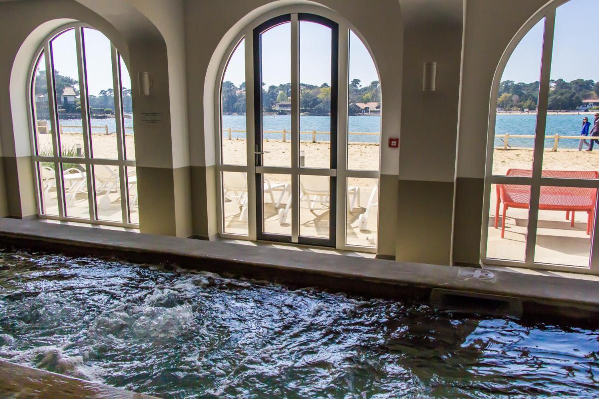 Vue sur la rivière ou le fleuve situé(e) à proximité de l'hôtel