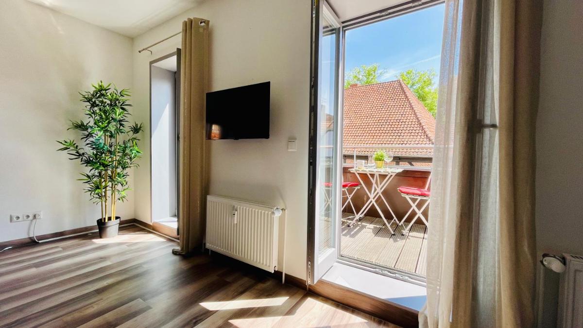 FeWoZauber - Domspatz, 50qm, Top-Lage, Style, Dachterrasse, Business - Housity